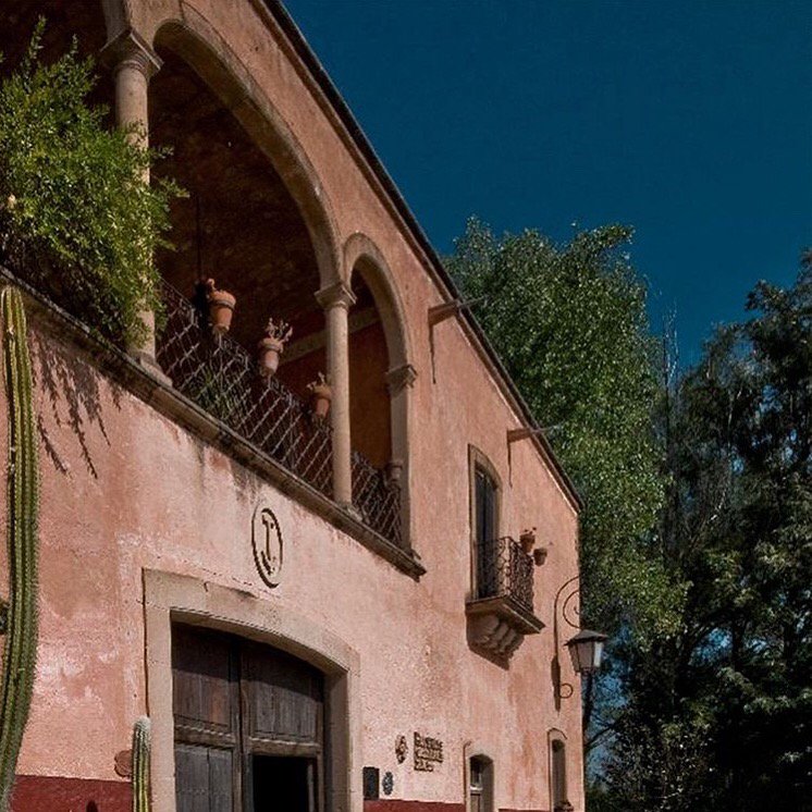 Espectacular hacienda del siglo XVII transformada en un Hotel Boutique &amp; Spa.
Apuntala en tu lista de lugares que visitar.
🏨: @HaciendaSepulve 
📍: Lagos de Moreno
<a href="/haciendasycason/">Haciendas y Casonas</a> 
#TesorosdeMexico #LagosdeMoreno #Jalisco #GoingPlaces #haciendas