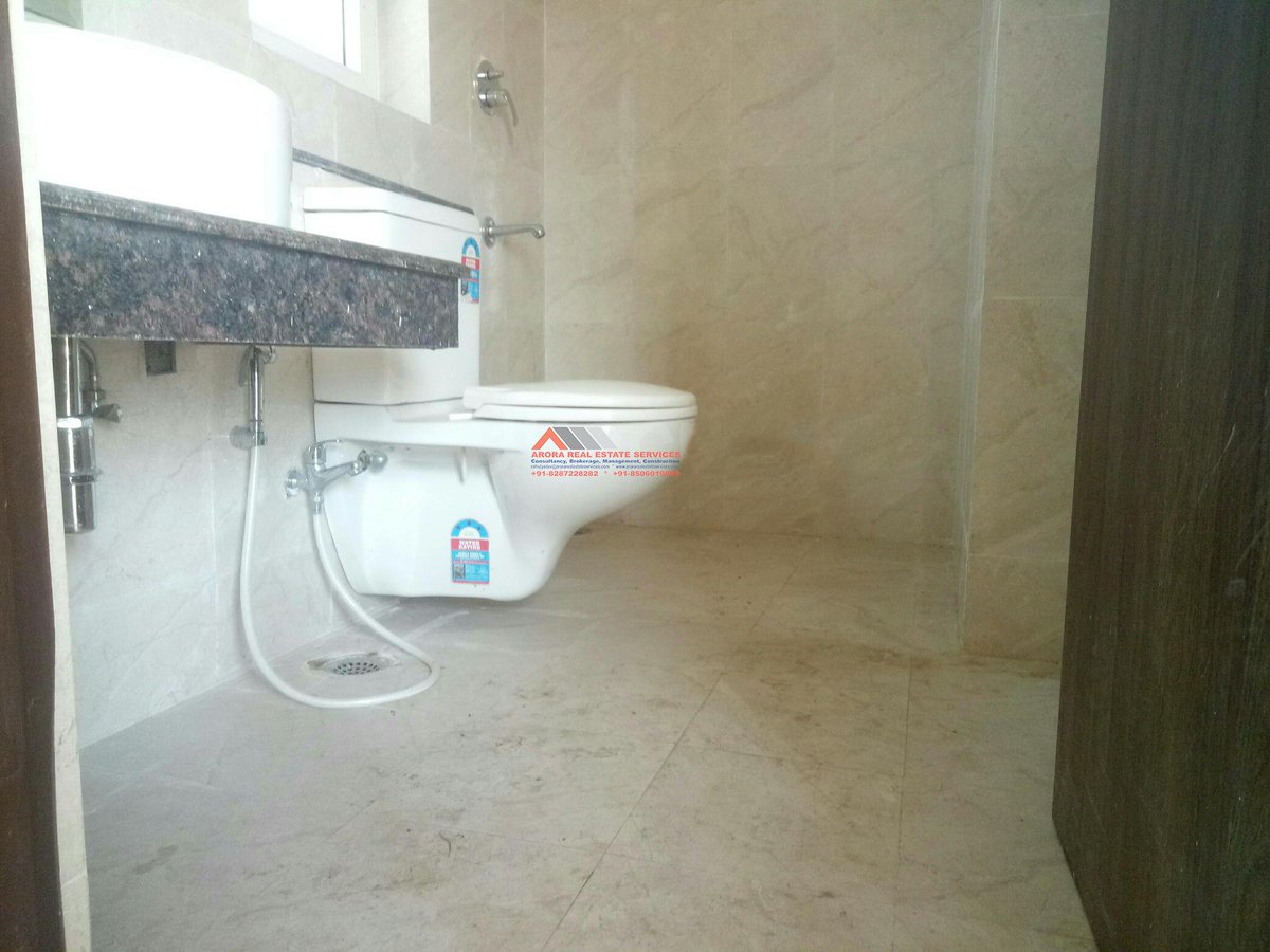 Rahul__ARES's tweet photo. #Available_for_sale 
#New_Green_Wood_Society (CGHS), Sector 52, #Gurgaon
Delhi Metro and Rapid Metro Connectivity
3300 SQ.FT., 4 BHK, 3 Bathrooms, 3 Balconies 
Car Parking 
This apartment has beautiful interiors with  Modular kitchen 
https://t.co/FS9Kl7NvCp
Rahul - 8287228282 https://t.co/tqlZQnbd12