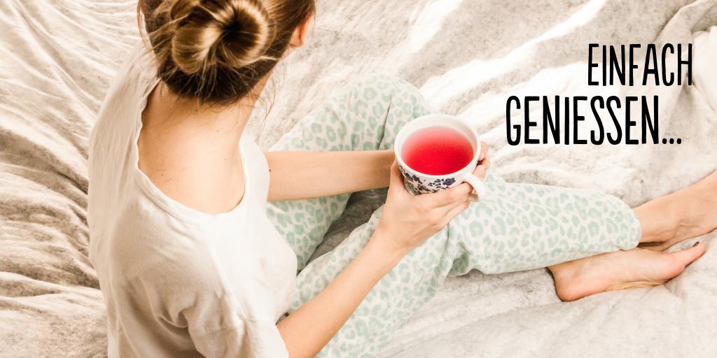 5CUPS_de's tweet photo. Hej, lass es heute schlicht und ruhig angehen. 😌 Heute feiern wir den Tag der Einfachheit. Gieß Dir eine frische Tasse Tee auf, heute mal ohne Milch oder Süße, und besinn Dich auf die einfachen Dinge des Lebens. 🍵🍀 Woran erfreust Du Dich heute?
#5cupsandsomeleaves https://t.co/eEfgdxGAnY