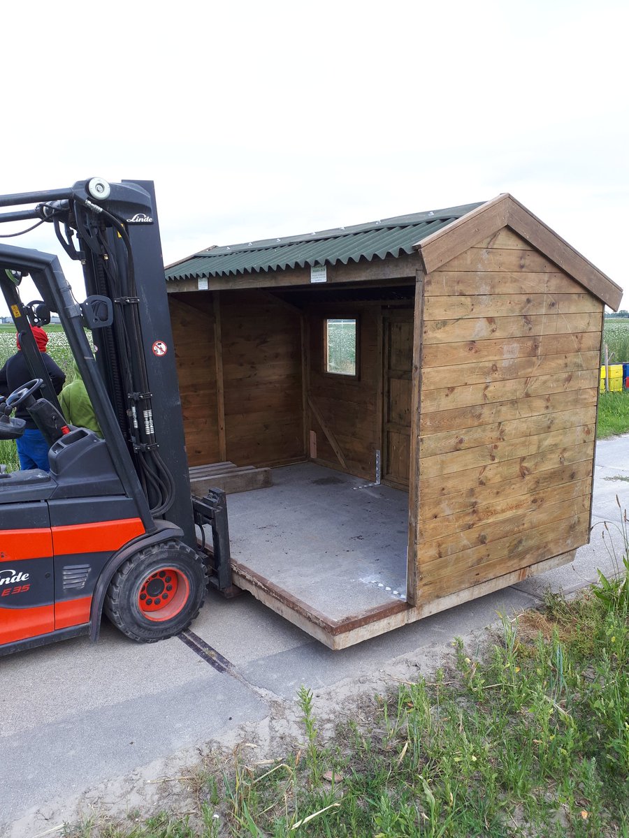 StratenAp's tweet photo. Megastal voor bijen https://t.co/6rjKPCZZZI