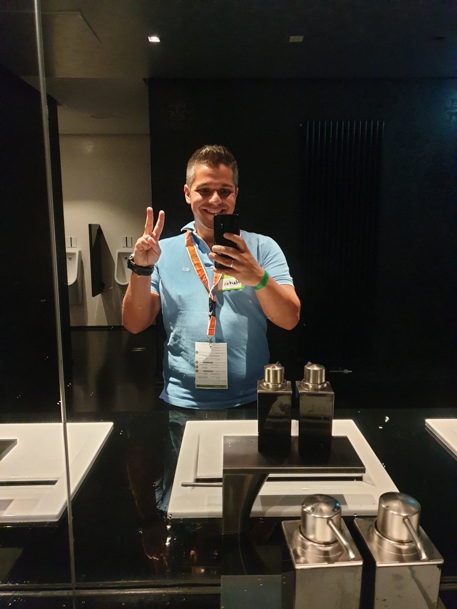 digit_ly's tweet photo. Toilettenselfi? Check. #certiFUNcation @Phantasialand https://t.co/9NFPB73GbN