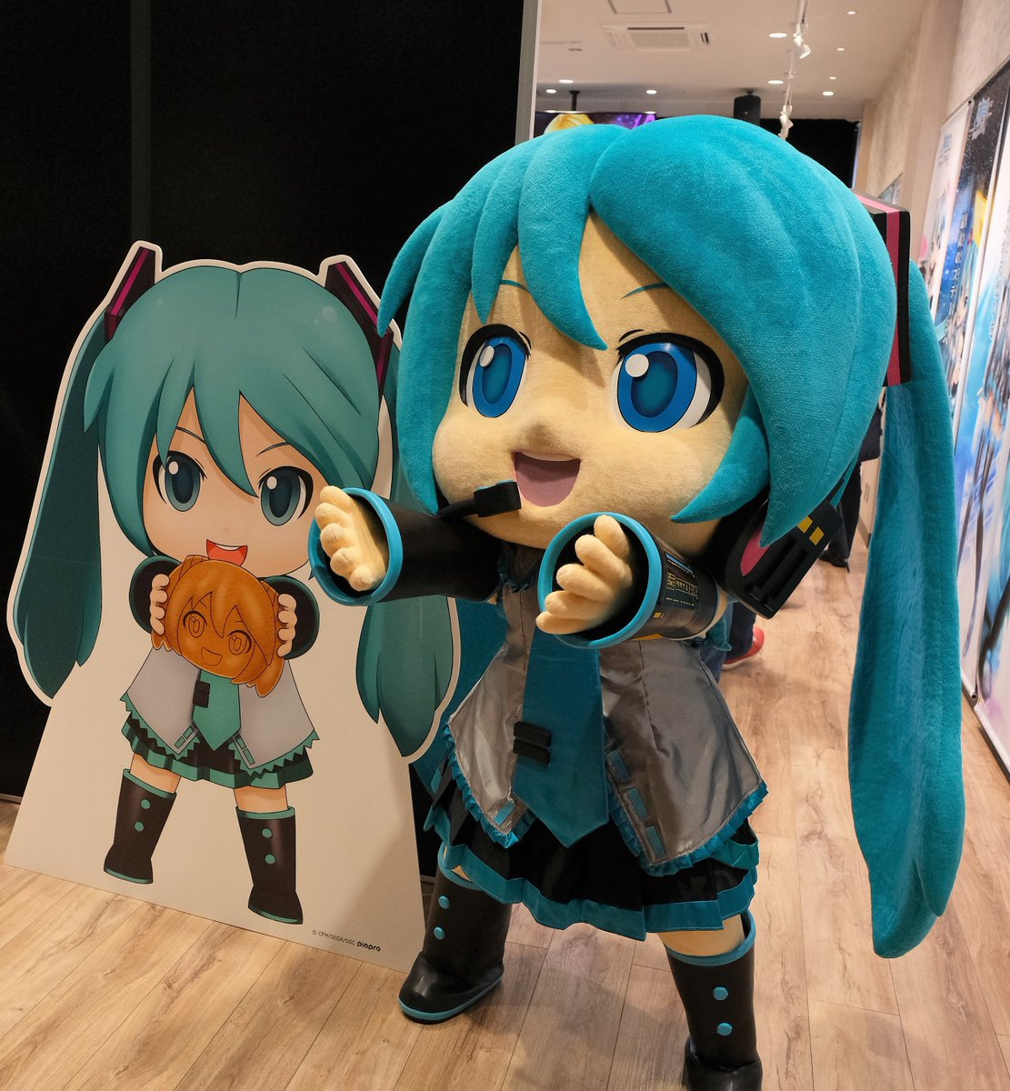 【食うか喰われるか】

　　ミ　ク　ダ　ヨ　ー　焼　き　爆　誕　！　！　

7月下旬～セガ 秋葉原5号館 1F「セガのたい焼き」にて販売ﾀﾞﾖｰ！

⇒info.miku.sega.jp/14627 　#pjd_sega