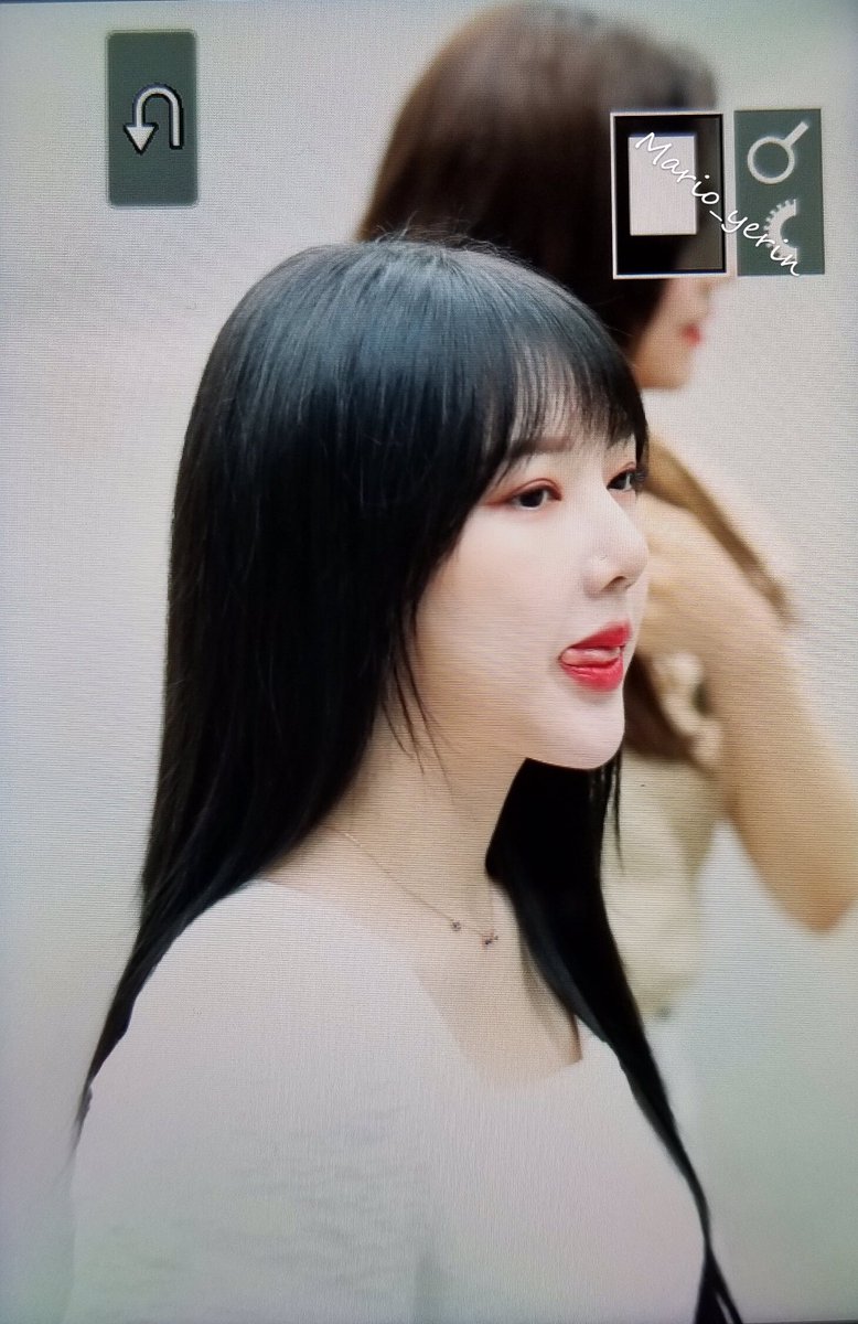 Mario_yerin's tweet photo. 190712  KBS 출근하다
#GFRIEND #여자친구 @GFRDofficial   
#예린 #YERIN #정예린 #イェリン https://t.co/ffsPfrYFIc