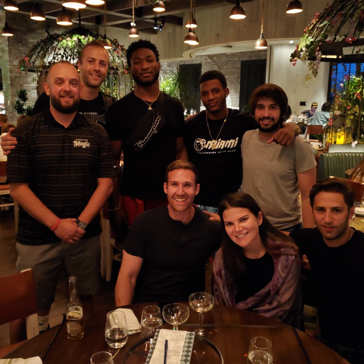 CoachSalerno1's tweet photo. Great meeting with our guy @Mcswain_Jr21 and his @CapitalSportsM1 team out here in Vegas! @TheMonctonMagic @NBLCanada #Champions🏆#Hubcity #Flight35 https://t.co/DemXowbMTG