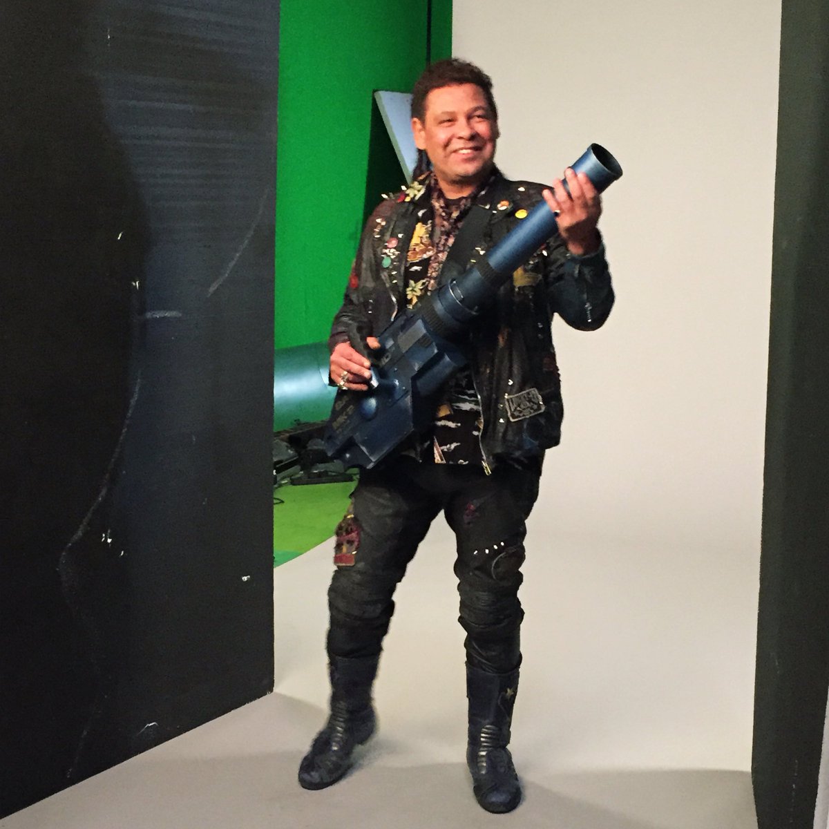 TheSteadicamMan's tweet photo. Many happy returns to the ever cheeky & cheerful @CCfunkandsoul! Hope to see you again on set in the next 3 million years!
#RedDwarf #reddwarfxii #bazookoid #behindthescenes #btscameraman #pinewoodstudios @DougRDNaylor @babycowLtd @RichardDGNaylor https://t.co/TYsgfgakv8
