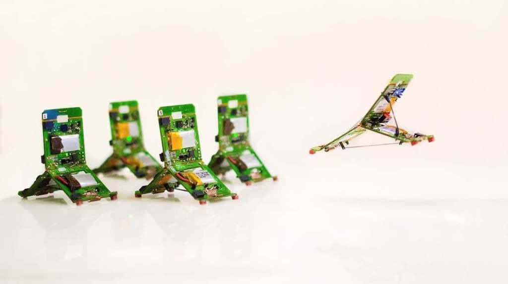 Innovation2's tweet image. Tiny robots that display minimal physical intelligence on an individual level but that are able to communicate and act collectively #robots #reconfigurablerobots #tinyrobots #Tribots #EPFL innovationtoronto.com/2019/07/tiny-r…