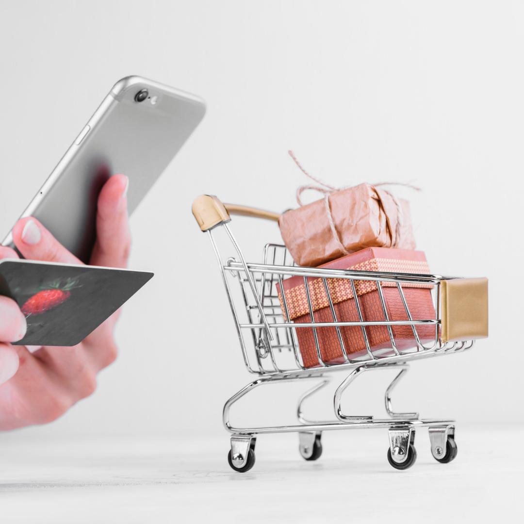 InstitutoMKT's tweet photo. ¡Este año las #rebajas #online en España están batiendo todo tipo de récords 🛒! Búsquedas, compras, visitas 😱... ¡El #consumidor español está cada vez más en #Internet 👯! Si te quieres dedicar a esto, ¡te formamos! 😉 #CursoMktDigital #MarketingOnline https://t.co/I9EUiUh4WH