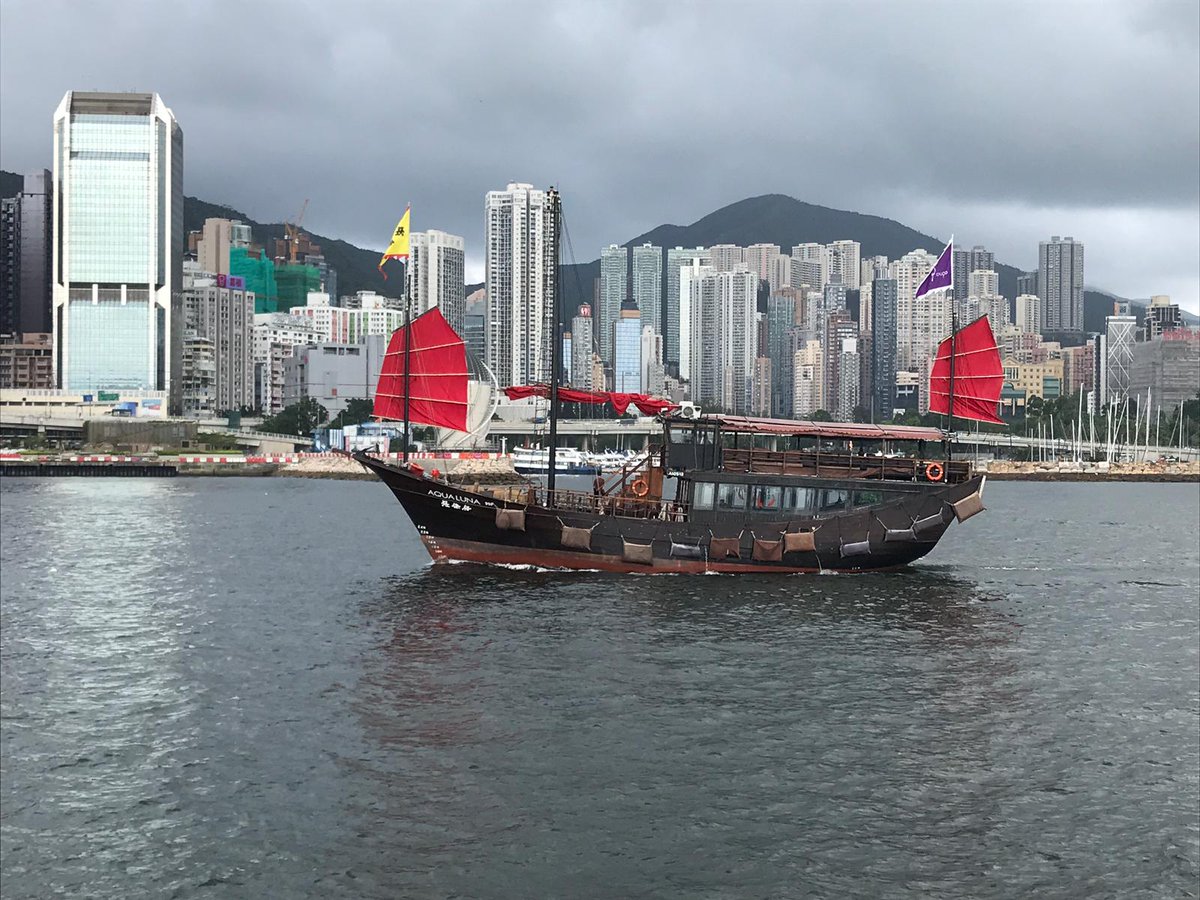 sarah_lou2222's tweet photo. Meaningful occupation at it's best today.....exploring the cultural heritage of HK. We feel truly privileged to be here and know this experience will allow us to connect closer with our international community #alwayslearning #OccupationalTherapy @UniSotonIntl @HSciences https://t.co/LwAOqIyAhh