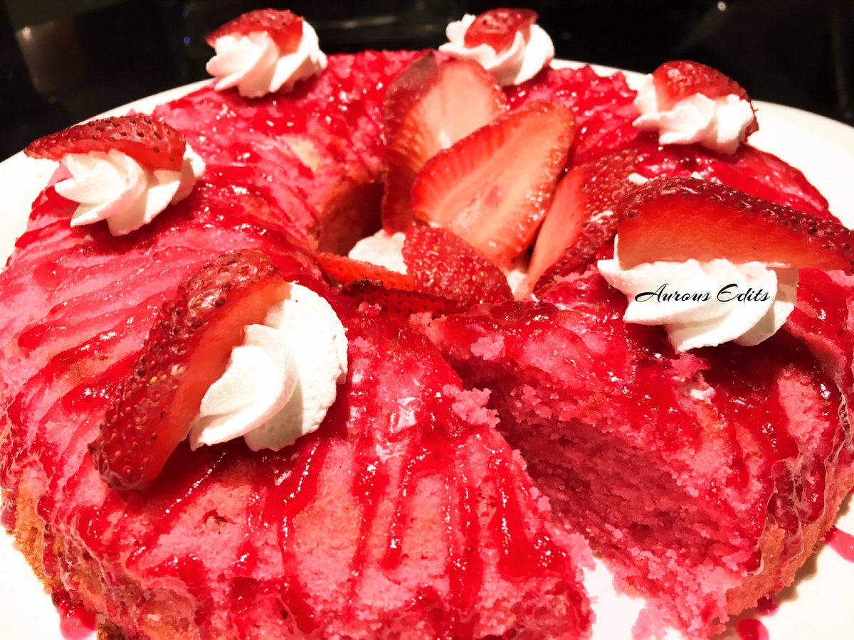 AurousEdits's tweet photo. Treat yourself with a cheesecake...
#latepost #Dessert #Foodporn #delicious #Sweet #Tasty #Cakeporn #Delish #cheesecake #photooftheday #cakedecorating #strawberry #desserttable #sweettooth #foodphotography #foodlover #friday #love #tgif #weekendvibes #fridayvibes #HappyFriday https://t.co/X36dPkBN1q