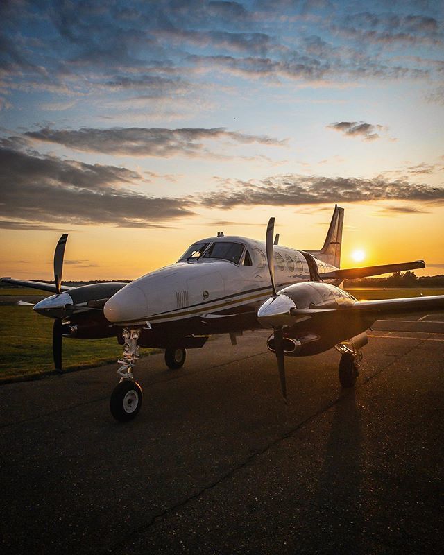 ErikBrouwer's tweet photo. We made it home before sunset yesterday 🛬🌅
#kingairnation https://t.co/sft6Oo8TPY https://t.co/MpcLeXoYKr