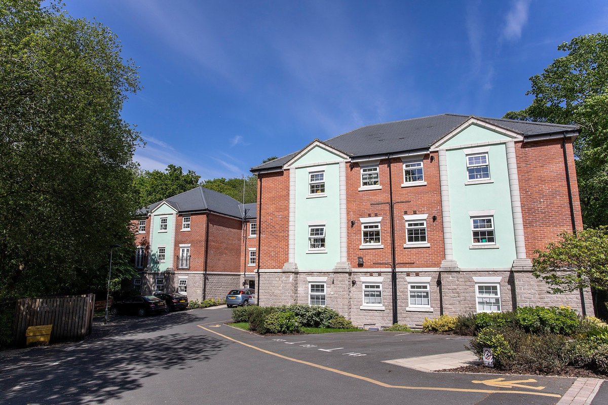 Fancy living near the centre of #Bolton in a beautiful rural location of #Smithills ?? 
If you do then we have the perfect property for you!😀😀 

Make sure you book your viewing with the #Bolton #EntwistleGreen today! #apartments #property
socsi.in/Q8Pi2