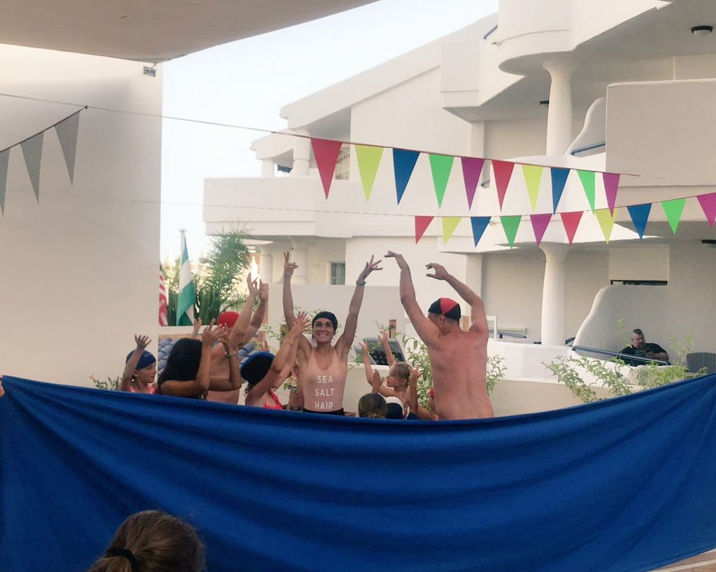 Estefania_Osc's tweet photo. #Big #Circus #Show had its première last evening at #SaharaSunset🎪🤹‍♀️🤹🤡 thanks to all the #Children and #families #Greatmoments #CreatureClub #Summer #diamondresorts @diamondresorts #takingfunseriously #acttiv #yellow https://t.co/JdkDImlySc