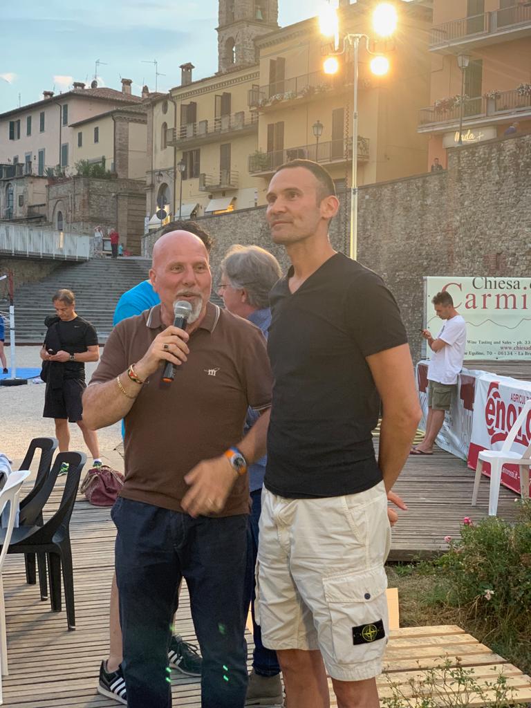 AssGSintini's tweet photo. Continua l'appuntamento con il RoccaBeach - II° Torneo di Beach Volley all'ombra della Rocca di Umbertide
Ieri era presente anche l'Associazione con @JackSintini per una giornata all'insegna della solidarietà❤️❤️
#assgsintini #facciamosquadra #volley #beachvolley https://t.co/Knyhowev5F