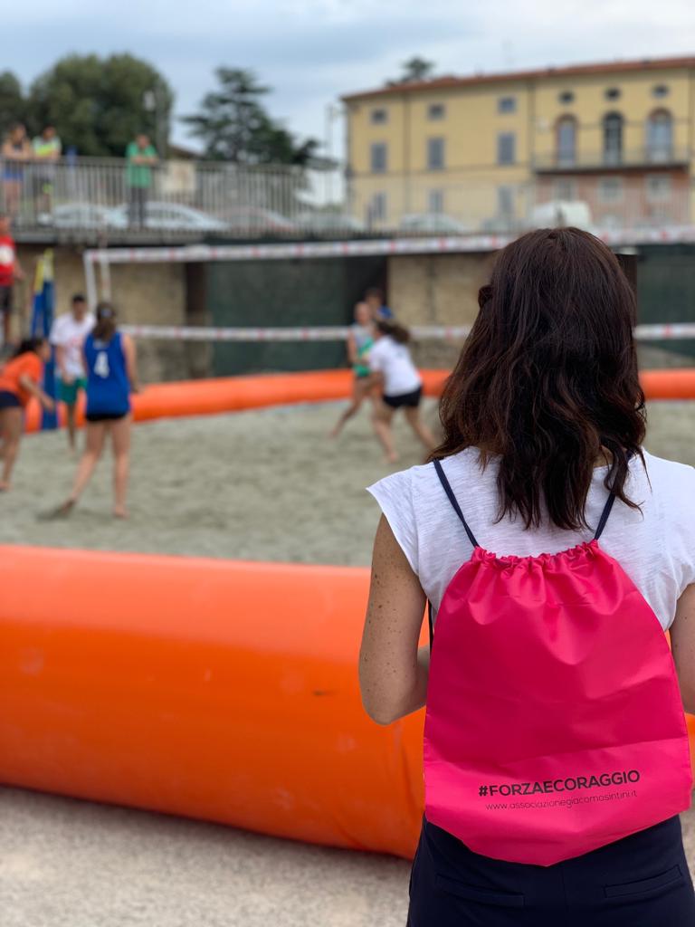 AssGSintini's tweet photo. Continua l'appuntamento con il RoccaBeach - II° Torneo di Beach Volley all'ombra della Rocca di Umbertide
Ieri era presente anche l'Associazione con @JackSintini per una giornata all'insegna della solidarietà❤️❤️
#assgsintini #facciamosquadra #volley #beachvolley https://t.co/Knyhowev5F