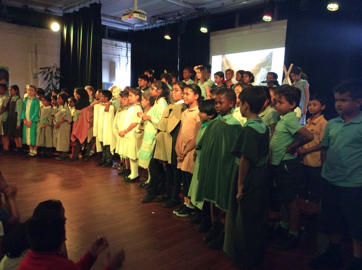 AnnesReception's tweet photo. What a fantastic experience! The Abraham Project with Thomas Buxton Primary School. Promoting community cohesion #restannese1 #abrahamproject #artstannese1 #onecommunity @StAnnesCPS @thomasbuxtonsch https://t.co/tAC3bqJOQX