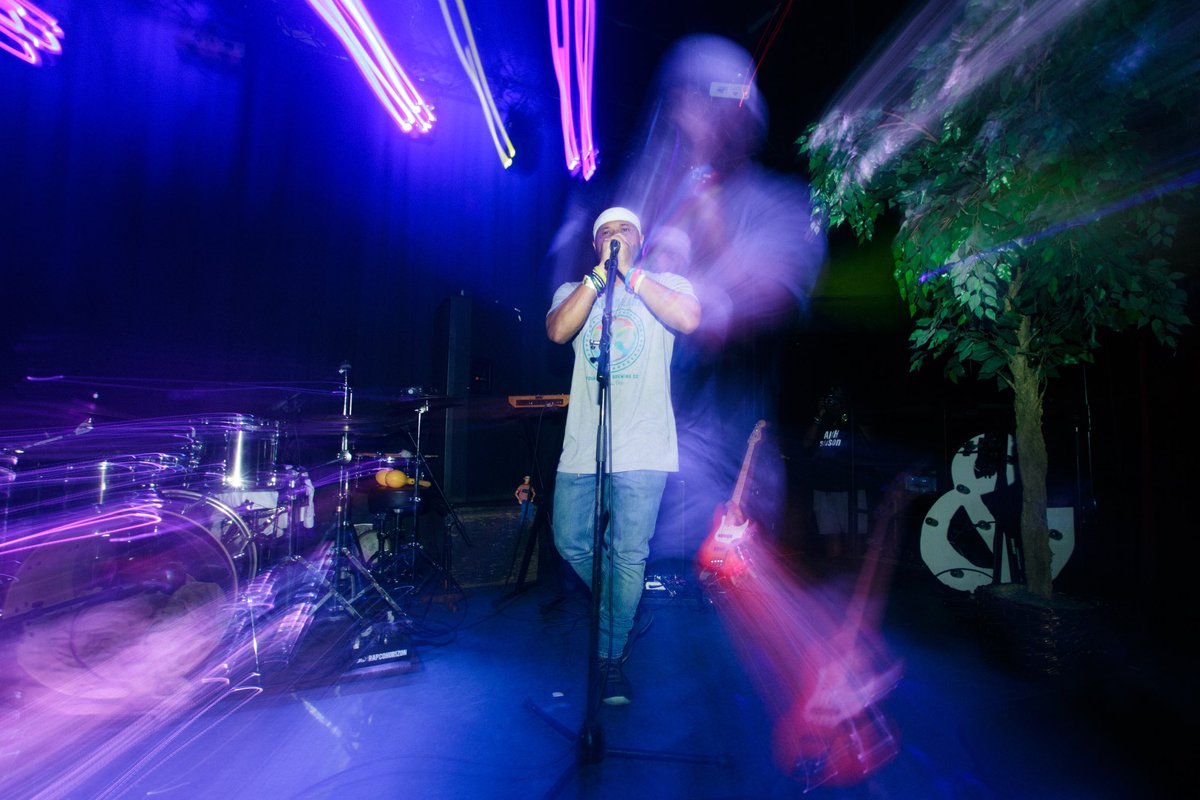 Cleveland tonight for the Zoom to Your Passions Tour at <a href="/StellasMusicCLE/">Stella's Music Club</a> 

Free with RSVP 
eventbrite.com/e/joey-aich-sp…