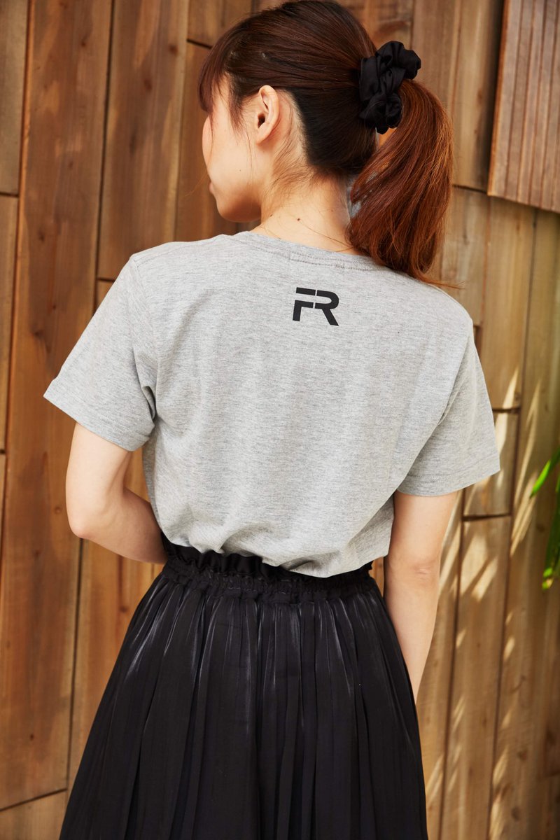 frontrow_kobe's tweet photo. 【✨SCRUM Tシャツ✨】

💎3colors
ヘザーグレー✖︎ピンク
ダークヘザーネイビー✖︎ホワイト
ホワイト✖︎イエロー

💎¥3,700(税込)

▼online store▼
https://t.co/HjZhufplPk
▼yahoo!ショッピング▼
https://t.co/fZ0sSQkwlb

#メンズ #スクラム #フロントローラグビー #RWC2019 #ノーサイド https://t.co/cAR1774LAC