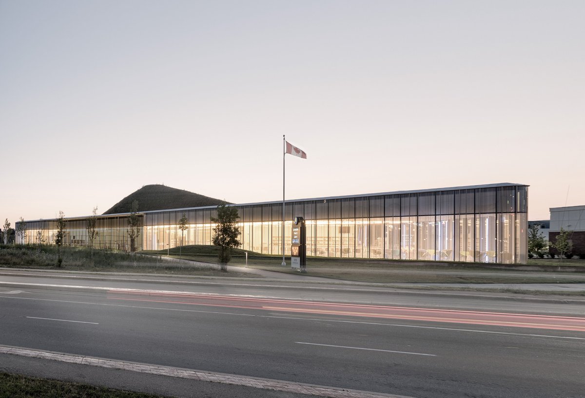 CityBrampton's tweet image. The City of Brampton and @BramptonLibrary are excited to announce that Springdale Branch Library has won the @ONLibraryAssoc New Library Building Award! Read the full release: ow.ly/F48o50uYPvo