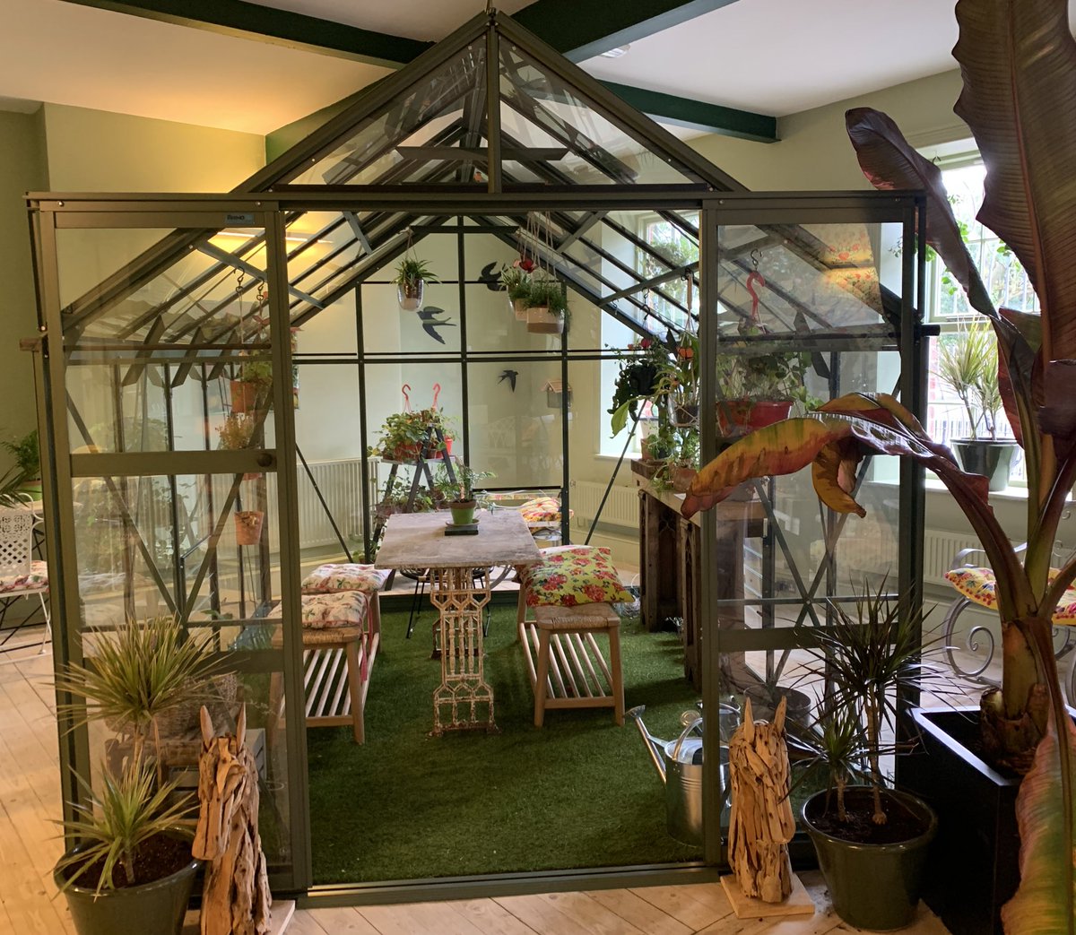 Anyone fancy a Friday afternoon tea <a href="/UseMcr/">Use.Space</a> ? PS still not found doggies but I’ve gotta be close... #FridayFeeling #workspace