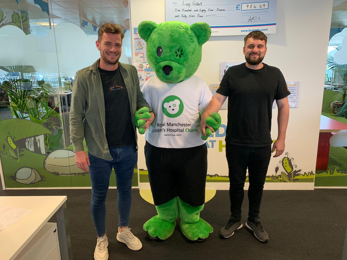 FundraiserPenny's tweet photo. Our Humphrey is having a great time at @peninsula_uk #BeSeenInGreen day.... raising vital funds for @RMCHcharity iMRI appeal as part of their astounding £1m pledge... #YouGoGuys https://t.co/t3T1pYApmC