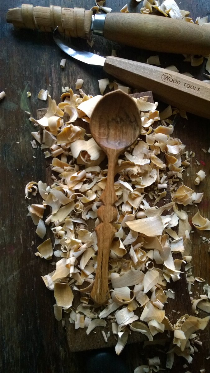 carveryn_j's tweet image. A dessert spoon I finished carving from spalted beech yesterday. Great colour in this piece 😄 Available for £20 via DM if anyone wants it! #handcarvedspoon #madetobeused