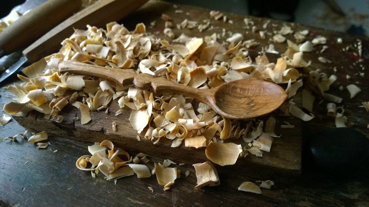 carveryn_j's tweet image. A dessert spoon I finished carving from spalted beech yesterday. Great colour in this piece 😄 Available for £20 via DM if anyone wants it! #handcarvedspoon #madetobeused