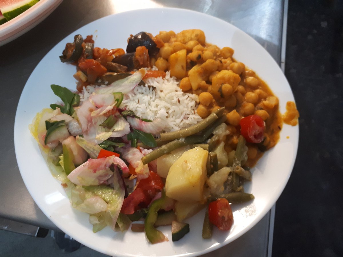 Women_CF's tweet photo. Delicious #vegetarian lunch served by our #walesworldcafe and Golden years project volunteers team today was enjoyed by @wgmin_deputy and all the attendees @mikelewis1960
@TNLComFundWales @mariacwcf
@Amalwcf 

#womenshealthfirst https://t.co/E1BPzi7MNx