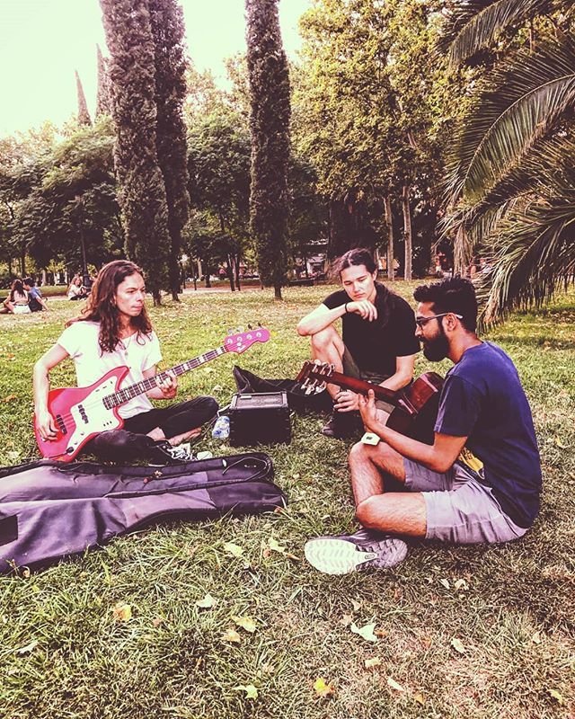 ShoumitroRoy's tweet photo. Jammed with two guys while in Madrid. They showed us their songs and we made them listen to @mutinyinmarch 🎸 . 📸: @dreamsingh
.
.
.
.
.
.
#madrid #spain #music #guitarpeople #acousticguitar #bassguitar #jam #love #musicconnects https://t.co/8nKi8sWtDO https://t.co/WS18mlNJrp