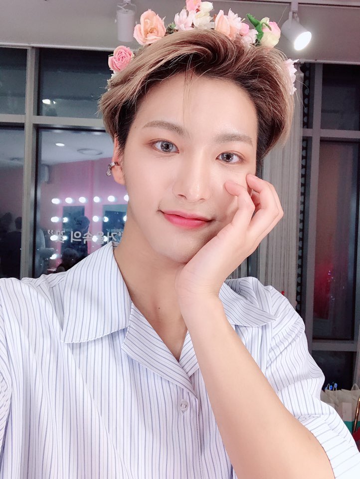 [#성화] 누가 꽃이게~🌸
나에겐 우리 에이티니가 🌸
#ATEEZ #에이티즈