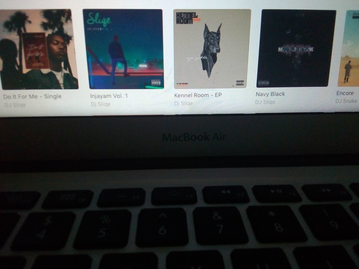 Skate_TYO's tweet photo. #DJSliqe the best in Mzansi by far.. #InjayamVol1 #NavyBlack #KennelRoomEP @Sliqe🔥🔥🔥🔥👌👌👌 https://t.co/mTJng2kRQK