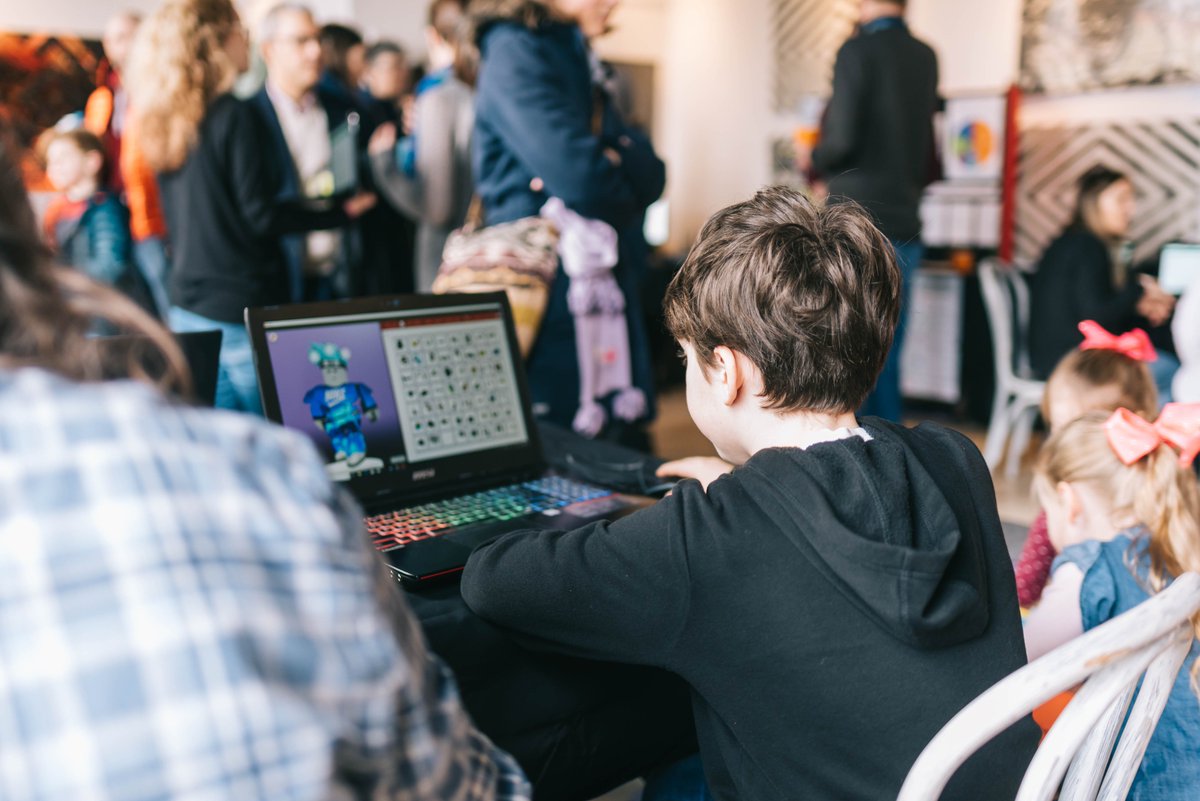 #Summerholidays #Cambridge - BOOK NOW for this #fun #workshop Virtual reality vehicles // 08 Aug <a href="/CambJunction/">Cambridge Junction</a> // 9-13 yr olds, all levels of experience welcome // Learn how to design vehicles in #virtualreality &amp; transfer them into #Roblox collusion.org.uk/events/virtual… #VR #AR