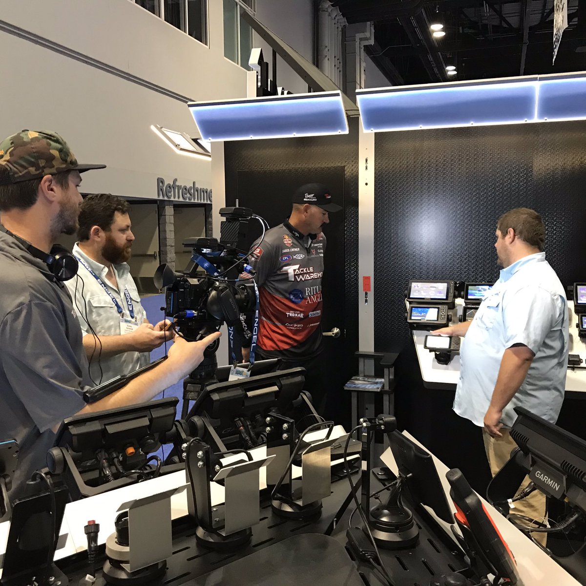 TeamLintner's tweet photo. Getting busy in the Garmin Booth 🎣 #twfilmcrew #garminfishhunt #newproducts #favorites #bestinshow🏆 @garminfishhunt @TackleWarehouse @TeamLintner @ICASTshow https://t.co/K4CqJTw7Cl
