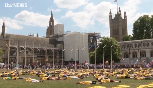 Alidilly's tweet photo. We had a visit from a member of the House of Lords yesterday and I Don’t think they were “impressed” by you in fact one word they did say whilst looking at the sea of yellow was “Shameful” #LifeSavingDrugs4CF #LayDown4CF https://t.co/zFH1mKZEcB
