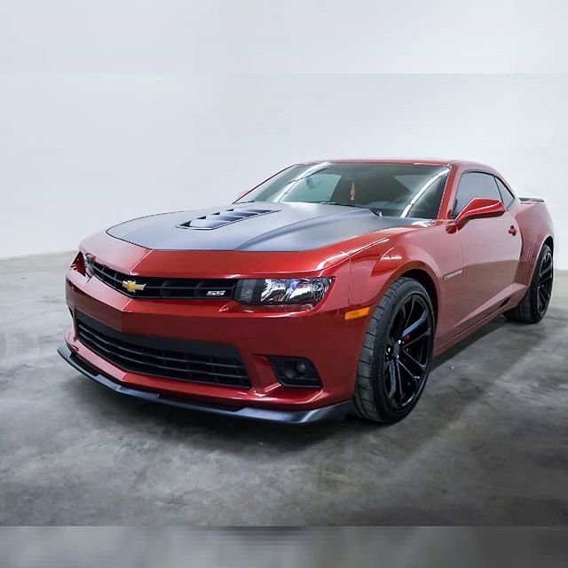 UnleashedAuto's tweet image. Your vehicle deserves the best ceramic coating protection! 💎 Adding YEARS of super easy washing/self-cleaning abilities, chemical/bug and abrasion protection, and phenomenal gloss that help retain your vehicles value and keep it looking its absolute … ift.tt/2xMwB3O