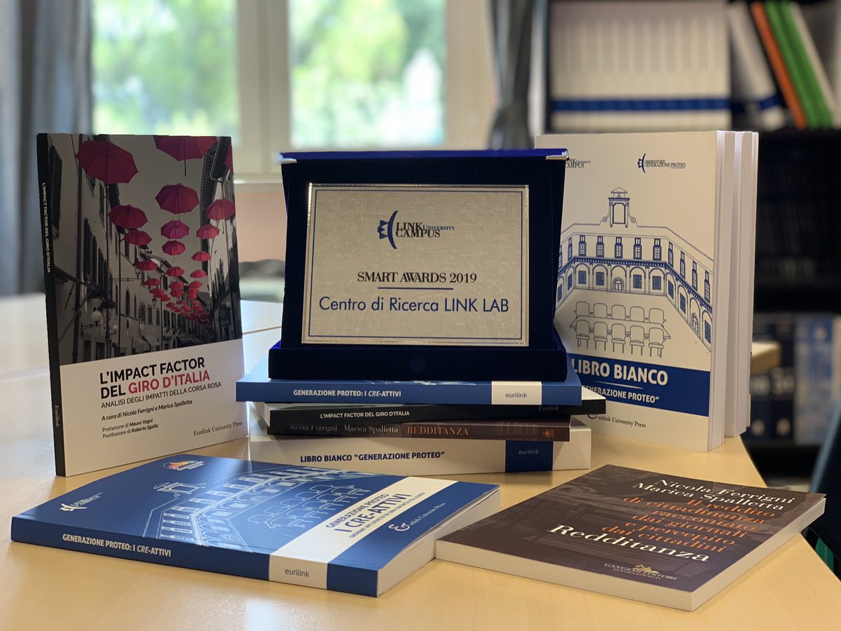 LinkLab_LCU's tweet photo. SMART AWARDS 2019 🏆

Durante il Gran Galà 2019 alla @LinkCampus, il Laboratorio di Ricerca Sociale Link LAB, diretto dal prof. @nicolaferrigni, è stato premiato per le sue attività di ricerca.
Tra tutte il fiore all’occhiello: l’#OsservatorioGenerazioneProteo. 🎉 https://t.co/DLmepIAGy6