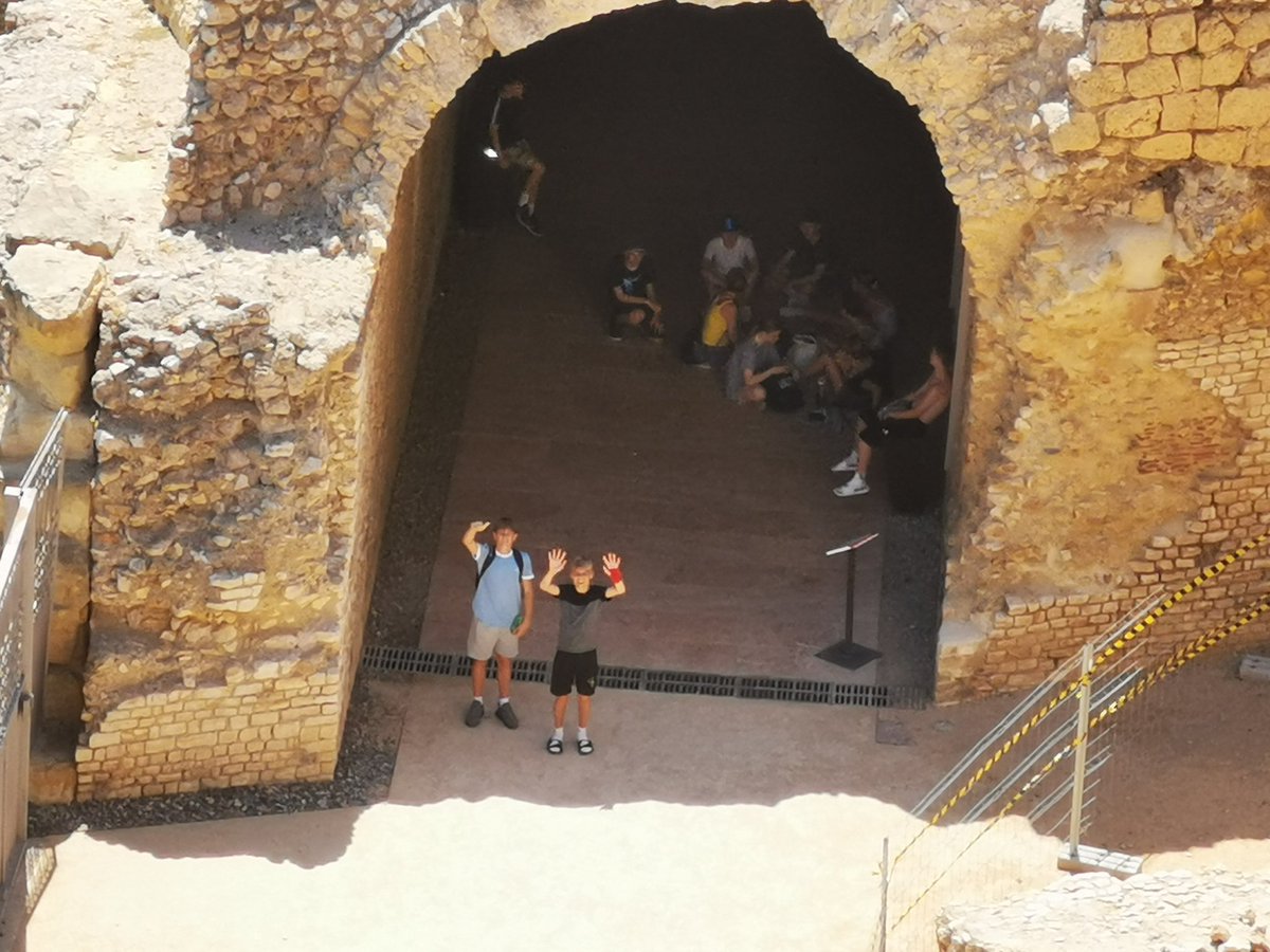 ACS_Sch_Trips's tweet photo. Tarragona in 35 degrees and we're on our way back to the airport #acsbarcelona2019 https://t.co/j4Vi1EkvOB