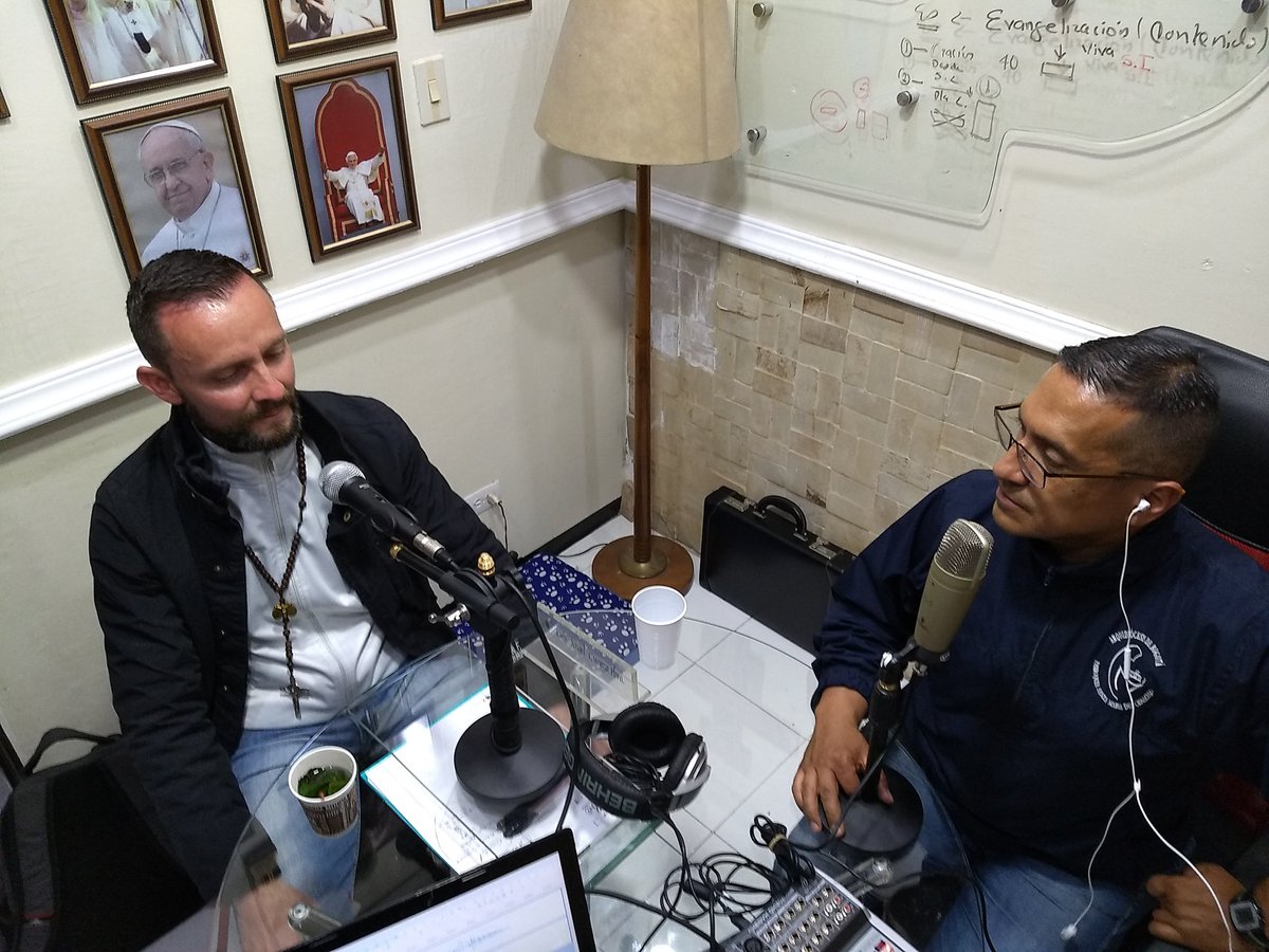 NuestrafeSI's tweet photo. Deseamos un #BuenViernes e invitamos a escuchar la tercera entrega de #UstedNoSabeQuiénSoyYo con Gonzalo Álvarez, seminarista y músico de México 🇲🇽 radicado en Bogotá 😊 #Podcast @CuencaPbro @arquidiocesisbo https://t.co/LlrmYPovAe https://t.co/ieNXOwc5d1