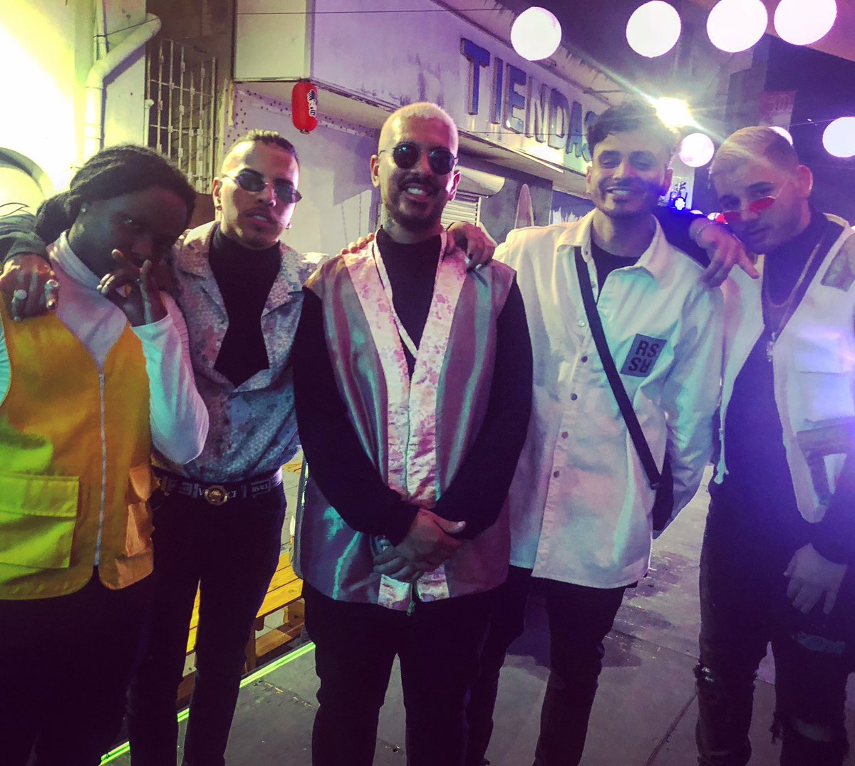 We are legends <a href="/JoyceSantanaPR/">'TOO LATE' 📀 COMING SOON</a> <a href="/rauwalejandro/">RAÚL</a> <a href="/yoAlvaroDiaz/">ALVARO DIAZ</a> @cautymusic