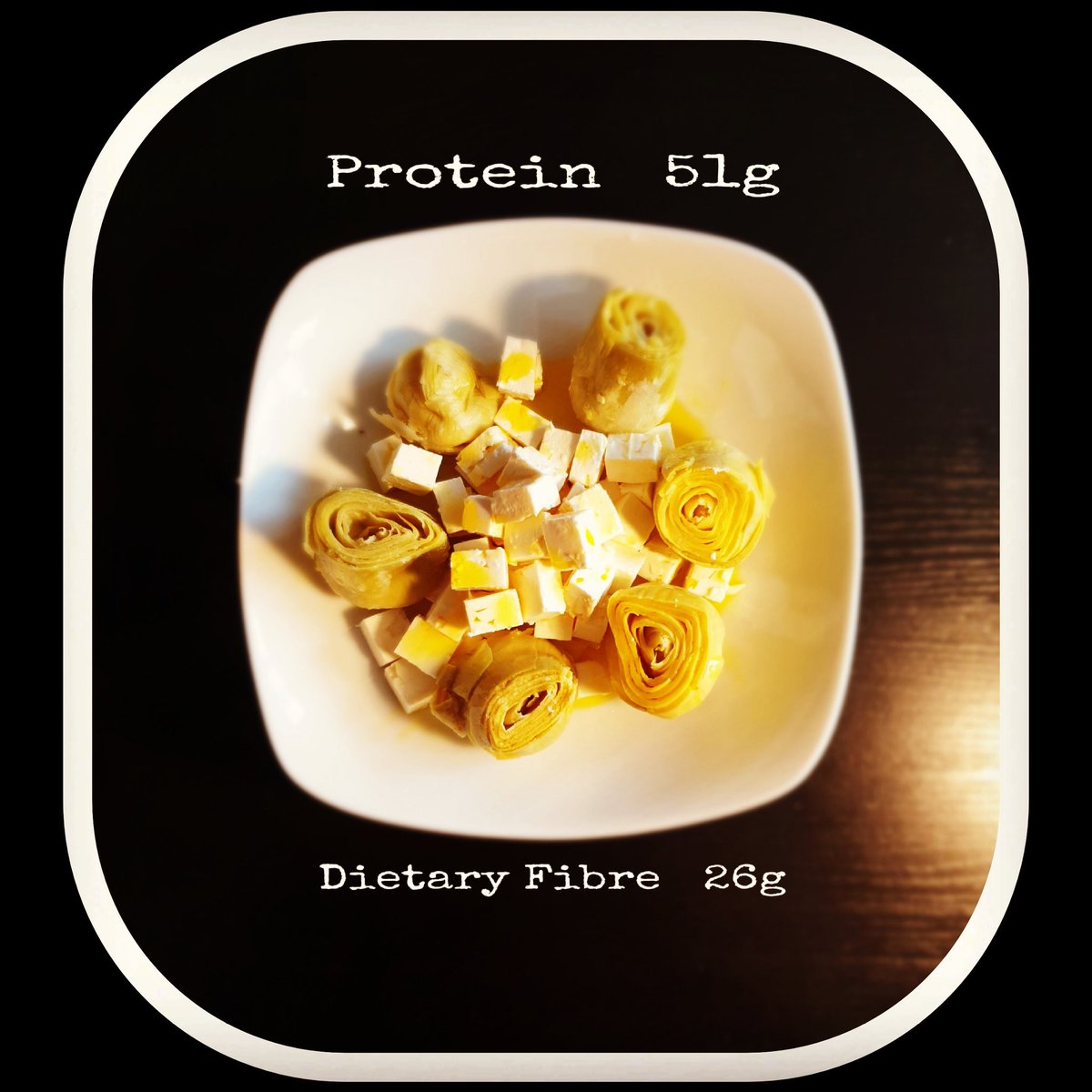nutriception's tweet photo. On my plain plate:
51g total protein + 26g dietary fibre = 100% saturation = 100% satisfaction (with 150g low fat feta cheese, 240g artichoke &amp; extravirgine rape seed oil) #healthyfats #biologicalvalue #protein #vegetables #healthyfood #health #nutrition #saturation #dietaryfibre https://t.co/I2PKud9wGs