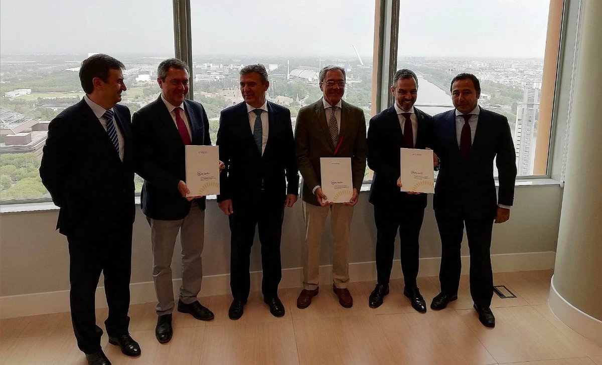 luisperdiaz's tweet photo. #eCitySevilla, estudio de @Endesa para que @PCTcartuja sea el modelo a seguir en cuanto a gestión energética sostenible e inteligente, ganamos todos. Con @EconomiaAnd @HaciendAND y @Ayto_Sevilla https://t.co/7qqTSZrKwD