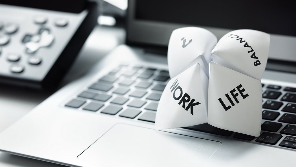 The_IPA's tweet photo. How do the best agencies embrace flexible working and what benefits can it bring to your business? IPA #CPDGold judge @letsgetflexing's Jenny Wood explains why flexibility is the future of work. https://t.co/BwpZnH1Ugx https://t.co/3WFdzQ455y