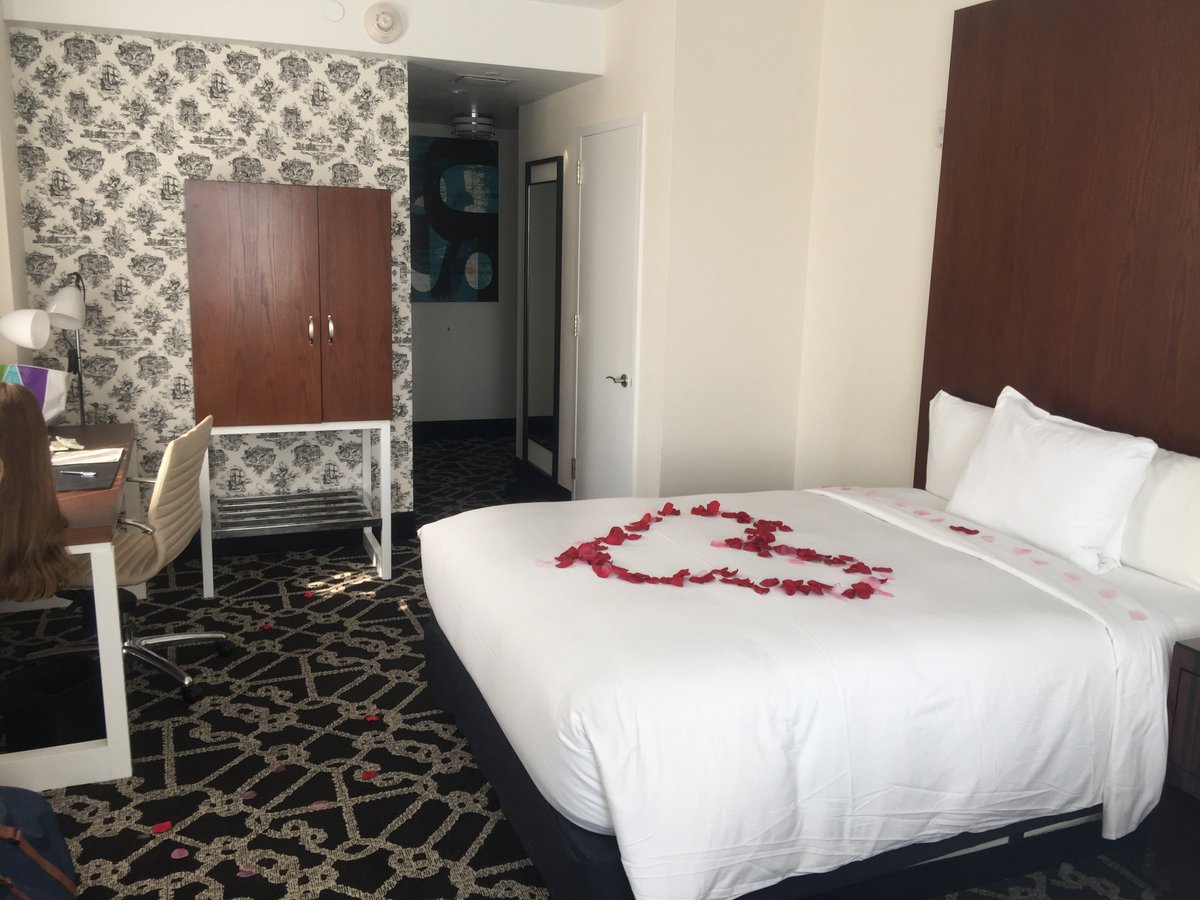 n0chum's tweet photo. My daughter just got married.  #Hilton blew me away with their caring, personalized service.  Amazing! https://t.co/MG7dKQSFNs