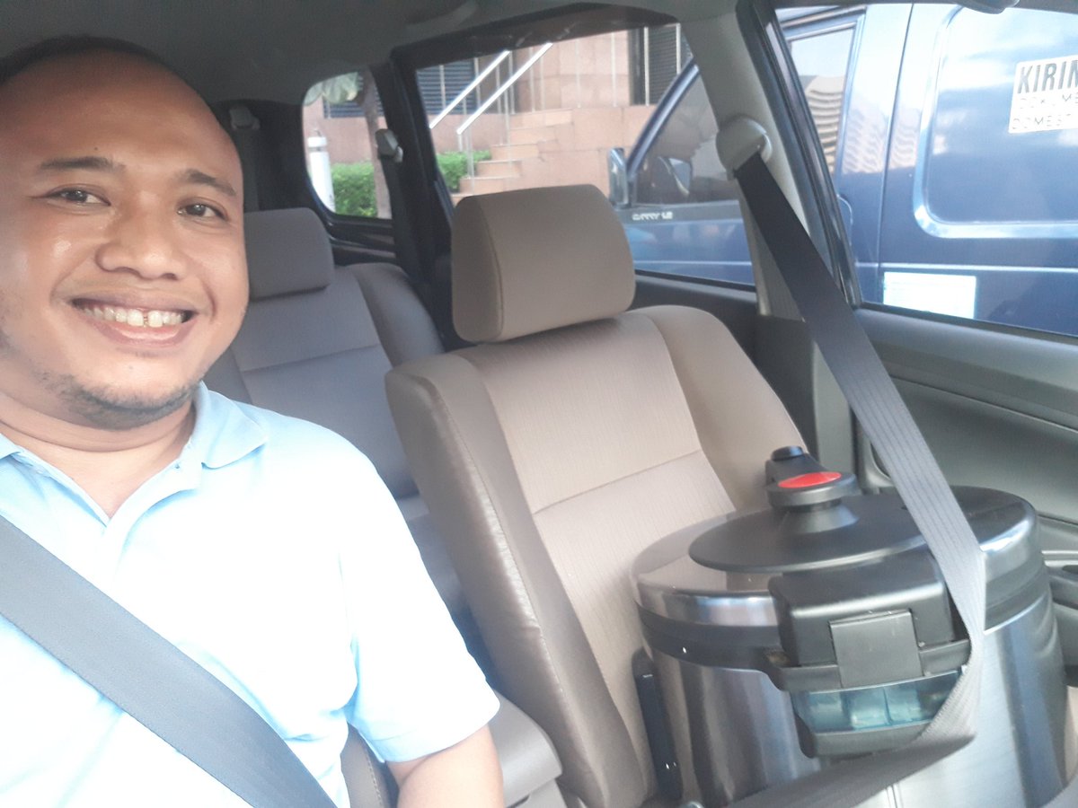 dedyrobertus's tweet photo. Siapapun kamu disampingku, demi keselamatan bersama tetap gunakan sabuk pengaman saat berkendara...
#NTMCPolri https://t.co/lf1gqG4ekU