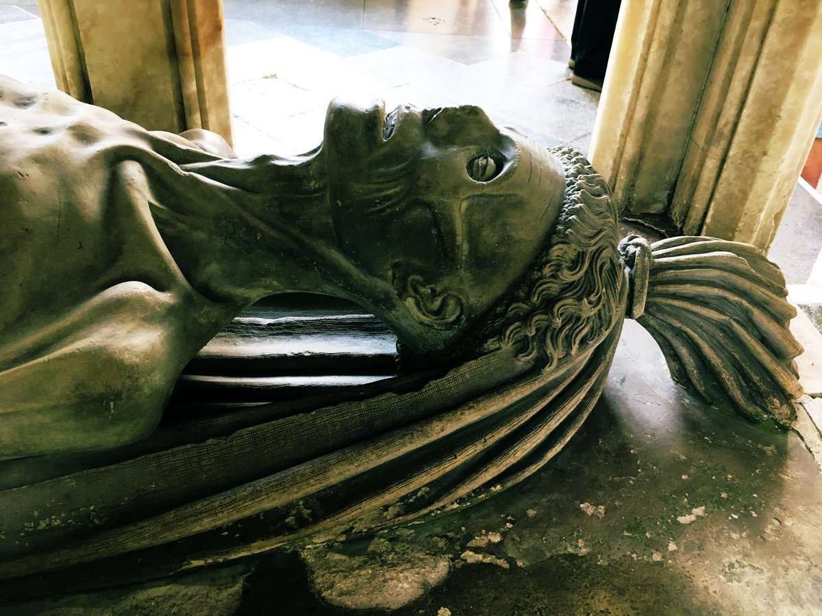 BCHezza's tweet photo. Serious Dark Souls vibe in the chapel at Arundel 🕸🏛#gothicaf https://t.co/N6UcKoyzYV