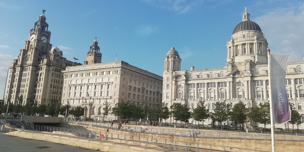 Mike_Harrison69's tweet photo. What a lovely evening to remember our loved ones at the 'Petals on the Mersey' event in lovely #Liverpool #willowbrookhospice #hospice https://t.co/KI8MqZv0NA