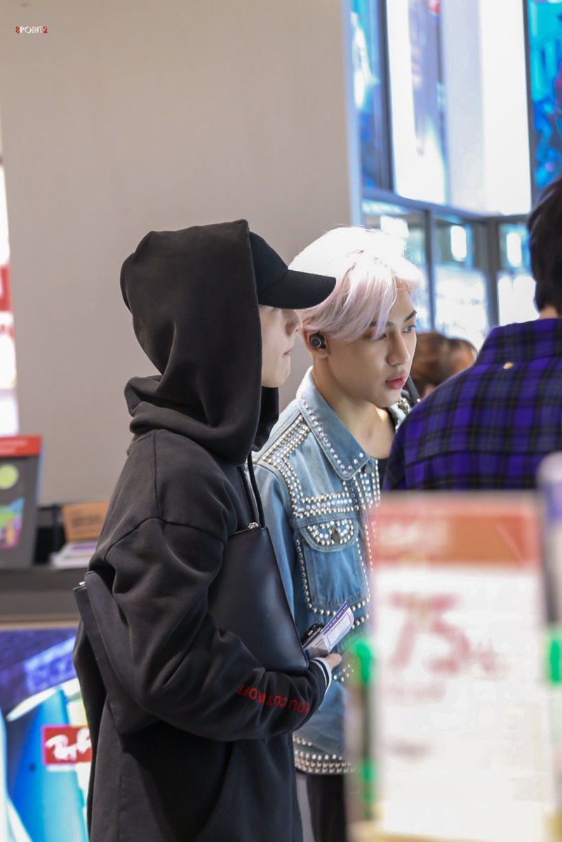 8point2_'s tweet photo. 쇼핑~ 💚

#GOT7 #갓세븐 #BamBam #뱀뱀 #แบมแบม #Mark #MarkTuan #마크 #段宜恩 https://t.co/MLadt3ZO9u