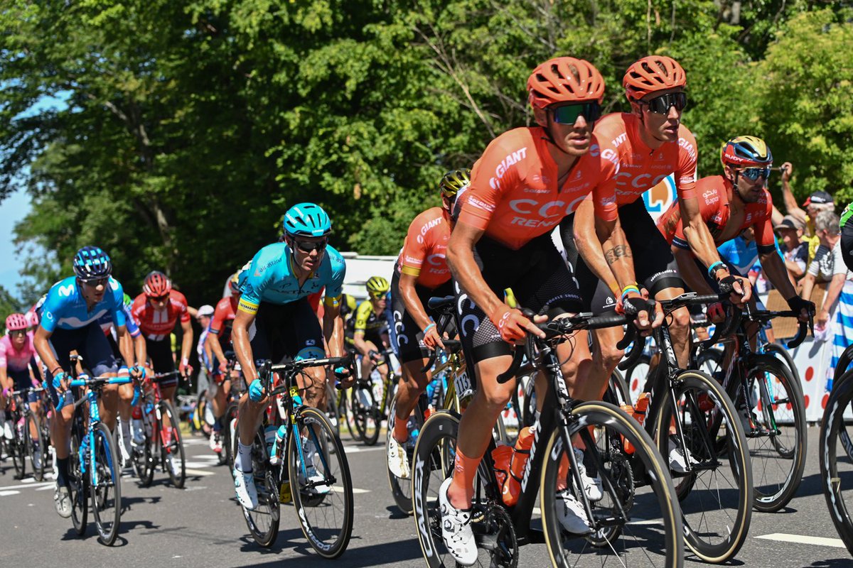 toutelalsace's tweet photo. Déjà nostalgique du passage du @LeTour en #Alsace ! Pour le coup, on vous partage les meilleures photos de son passage en haut du col du château du @HtKoenigsbourg ! #TDF2019 https://t.co/yHK6EMLy9R