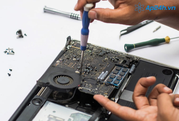 ap24hvn's tweet photo. Apple will replace free logic board for MacBook Air 2018 #Ap24h #MacBook #MacBookAir2018 https://t.co/Cnp01ovBq7