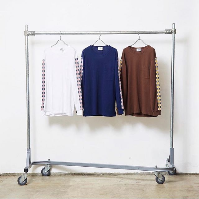 fabric0429's tweet photo. ＊info＊
KUON “19AW COLLECTION” START!!
・・・
#fabric
#KUON
#刺し子
#藍染
#襤褸
#古布
#メンズ
#レディース
#古美術
#vintage
#セレクトショップ
#広島 https://t.co/RHgo7HR2xw https://t.co/f6Qrnh0zMd