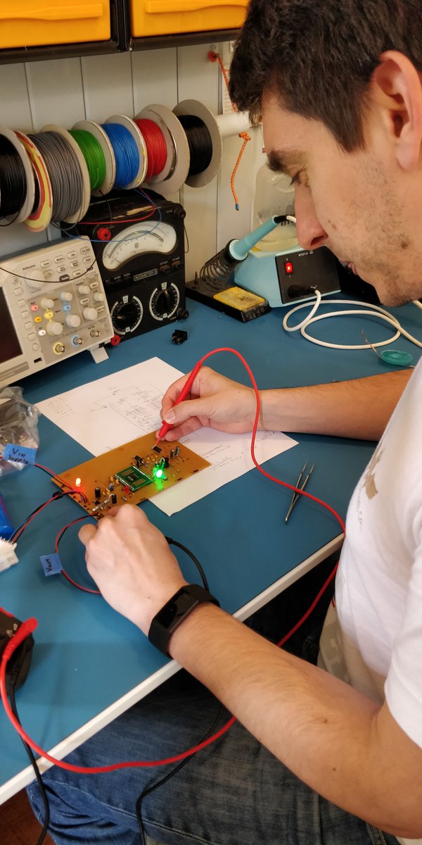 EvoltoDesign's tweet image. Our development area has recently undergone a revamp, making more space to design our products. Here's @Justice0320 utilising the dev area to prototype build a lithium ion battery charger.

#IntelligentElectronicDesign